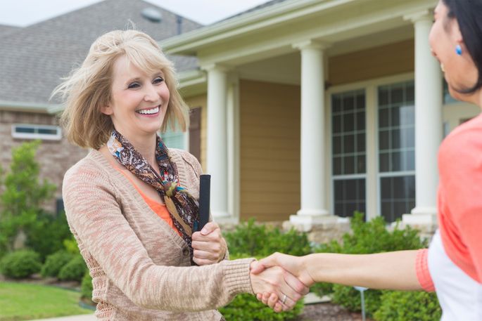 How to Tell a Realtor Friend You Chose Someone Else